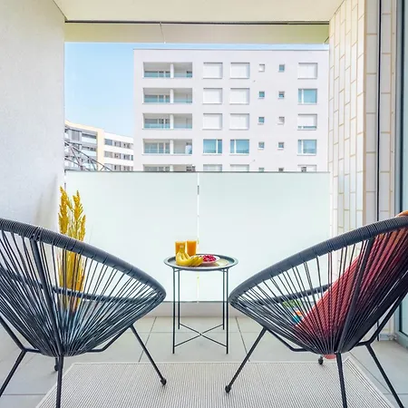 Yellow - Balcony, Free Parking, By Gravity *