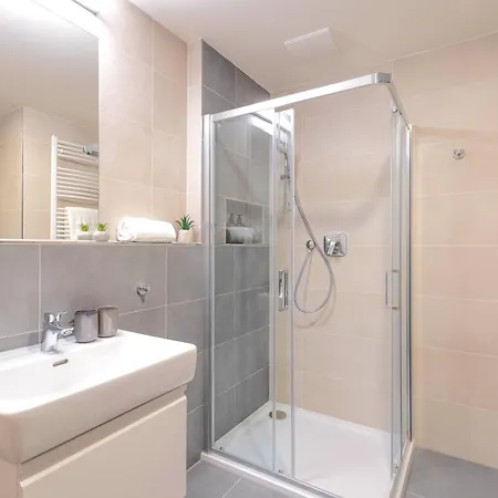 Apartament Yellow - Balcony, Free Parking, By Gravity Praga