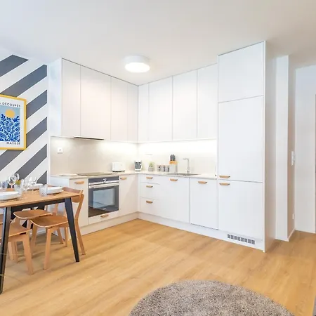 Apartament Yellow - Balcony, Free Parking, By Gravity