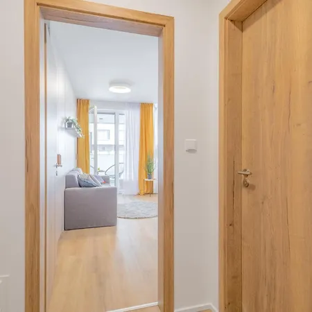 Apartament Yellow - Balcony, Free Parking, By Gravity