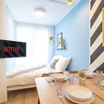 Yellow - Balcony, Free Parking, By Gravity * Praga
