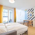 Yellow - Balcony, Free Parking, By Gravity * Praga