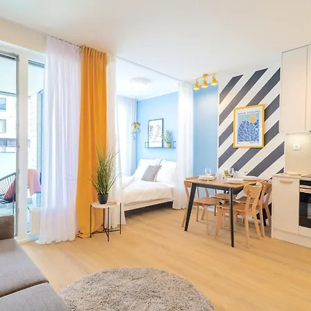 Yellow - Balcony, Free Parking, By Gravity Prag