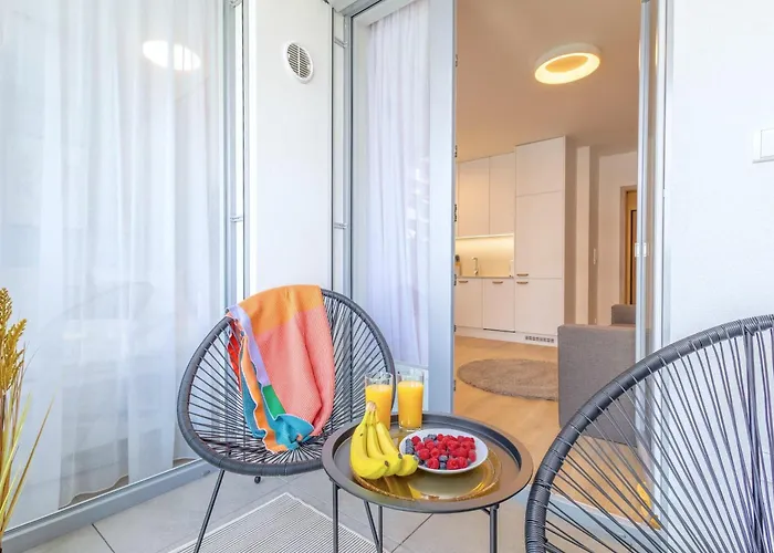 Yellow - Balcony, Free Parking, By Gravity Lejlighed *