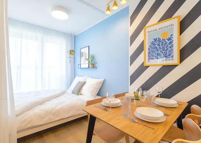 Yellow - Balcony, Free Parking, By Gravity Prag