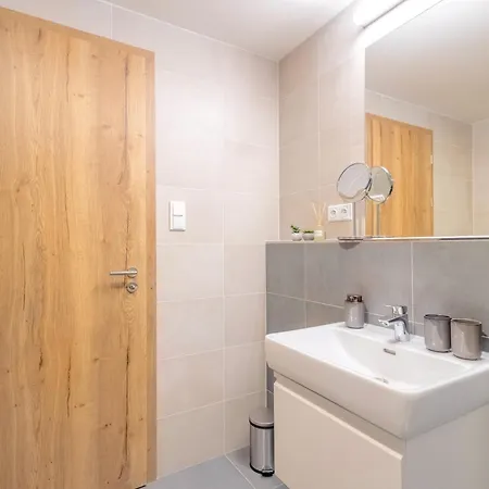 Apartamento Yellow - Balcony, Free Parking, By Gravity